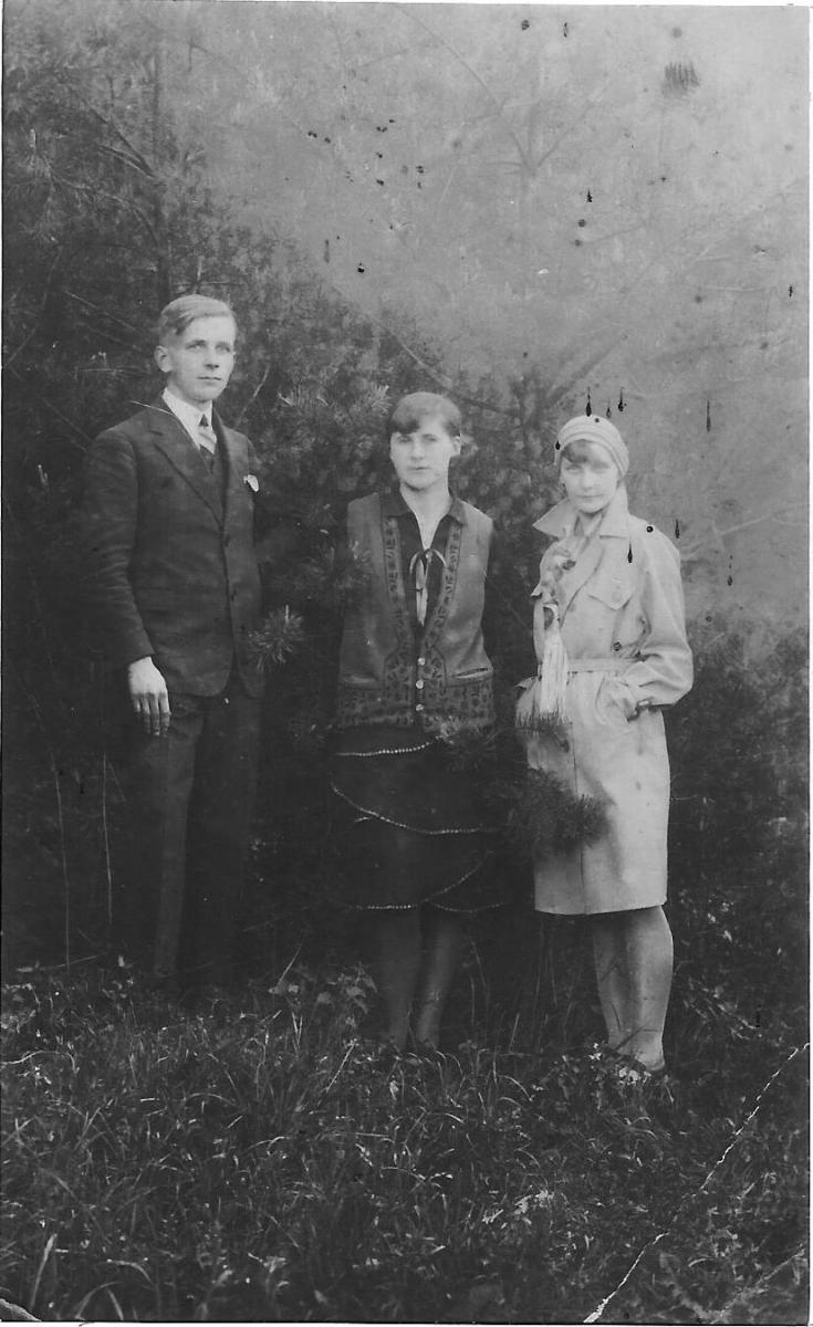 162. Jan Dykowski z siostrami Zofia Mackiewicz zm. 1964 i Anna Kaminska 1902-1985